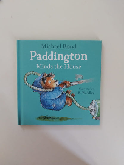 Paddington minds the House